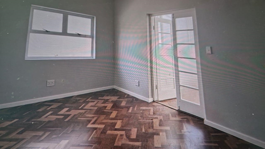 1 Bedroom Property for Sale in Sea Point Western Cape